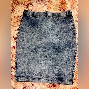 Acid wash skirt